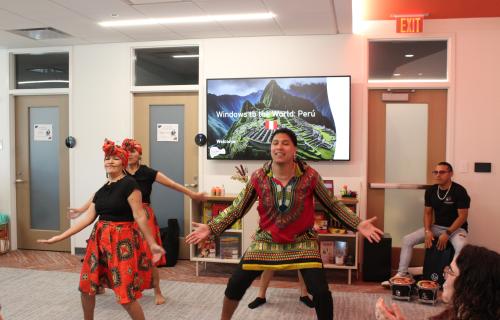 Peru dancers